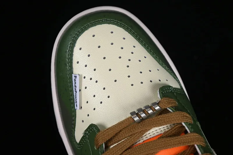 All Categories Nk SB Dunk Series Nk SB Dunk Low Low-top Sneakers Nk Dunk Low Panda Prank-Street Racing Lightyear Distressed SB Strappy Low-top Casual Sneakers DD1391-300